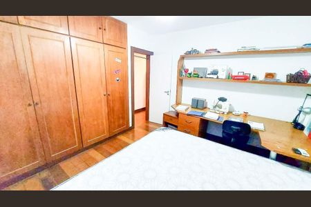 Casa à venda com 270m², 5 quartos e 3 vagas