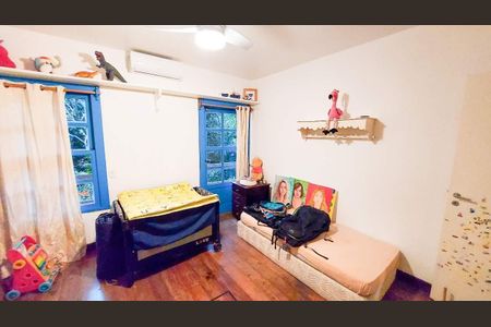 Casa à venda com 270m², 5 quartos e 3 vagas