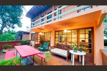 Casa à venda com 270m², 5 quartos e 3 vagas