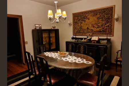 Apartamento à venda com 226m², 5 quartos e 2 vagas