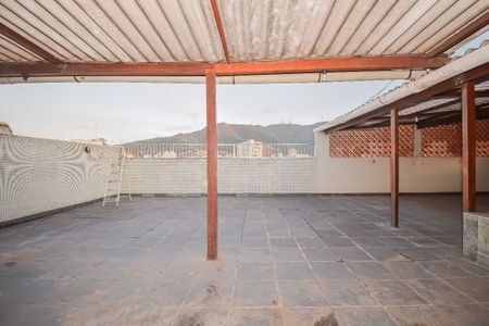 Apartamento à venda com 74m², 2 quartos e 1 vaga