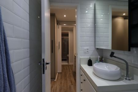 Apartamento à venda com 77m², 2 quartos e 1 vagaBanheiro da Suíte