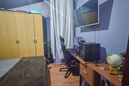 Casa à venda com 243m², 4 quartos e 3 vagas Casa à venda com 243m², 4 quartos e 3 vagasQuarto 3