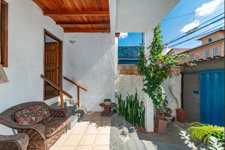 Casa à venda com 180m², 3 quartos e 1 vaga Casa à venda com 180m², 3 quartos e 1 vagaGaragem - varanda