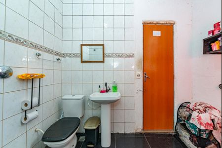 Casa à venda com 180m², 3 quartos e 1 vaga Casa à venda com 180m², 3 quartos e 1 vagaBanheiro Social