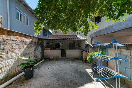 Casa à venda com 180m², 3 quartos e 1 vaga Casa à venda com 180m², 3 quartos e 1 vagaQuintal
