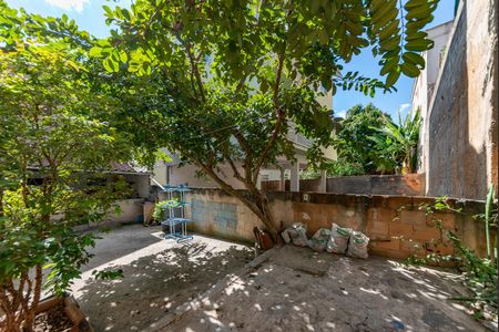 Casa à venda com 180m², 3 quartos e 1 vaga Casa à venda com 180m², 3 quartos e 1 vagaQuintal