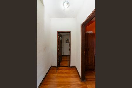 Casa à venda com 180m², 3 quartos e 1 vaga Casa à venda com 180m², 3 quartos e 1 vagaCorredor