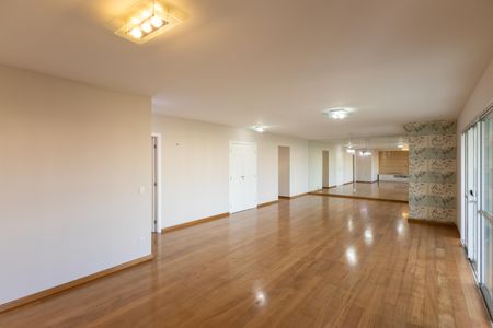 Apartamento para alugar com 185m², 3 quartos e 3 vagas Apartamento para alugar com 185m², 3 quartos e 3 vagasSala