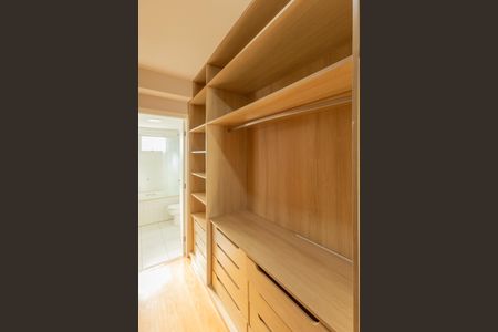 Apartamento para alugar com 185m², 3 quartos e 3 vagas Apartamento para alugar com 185m², 3 quartos e 3 vagasCloset da suíte 3