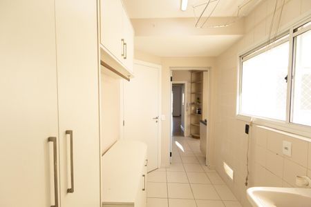 Apartamento para alugar com 185m², 3 quartos e 3 vagas Apartamento para alugar com 185m², 3 quartos e 3 vagasÁrea de Serviço