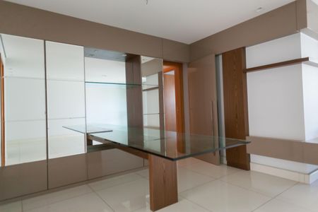 Apartamento para alugar com 143m², 4 quartos e 3 vagas Apartamento para alugar com 143m², 4 quartos e 3 vagasSala de Jantar