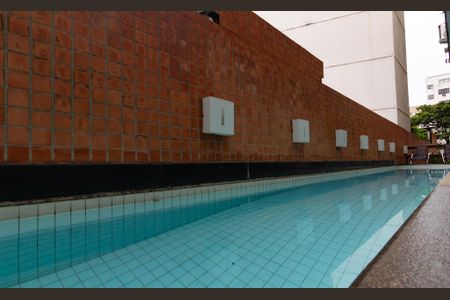 Apartamento à venda com 110m², 2 quartos e 1 vaga Apartamento à venda com 110m², 2 quartos e 1 vagaÁrea comum - Piscina