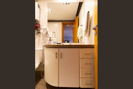 Apartamento à venda com 110m², 2 quartos e 1 vaga Apartamento à venda com 110m², 2 quartos e 1 vagaBanheiro 1