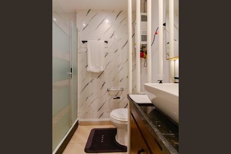 Apartamento à venda com 110m², 2 quartos e 1 vaga Apartamento à venda com 110m², 2 quartos e 1 vagaBanheiro 2