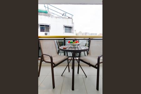 Apartamento à venda com 110m², 2 quartos e 1 vaga Apartamento à venda com 110m², 2 quartos e 1 vagaVaranda da sala 1