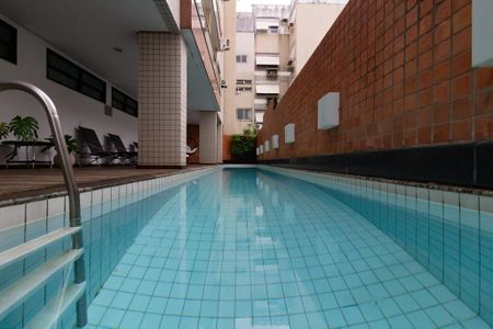 Apartamento à venda com 110m², 2 quartos e 1 vaga Apartamento à venda com 110m², 2 quartos e 1 vagaÁrea comum - Piscina