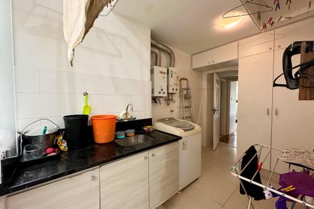 Apartamento à venda com 253m², 4 quartos e 1 vagaÁrea de Serviço