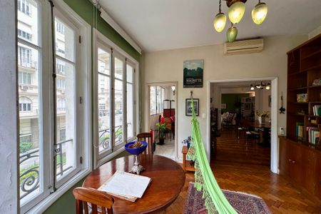 Apartamento à venda com 253m², 4 quartos e 1 vagaSala