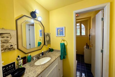 Apartamento à venda com 253m², 4 quartos e 1 vagaBanheiro da Suíte