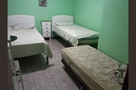 Casa à venda com 107m², 4 quartos e 1 vaga