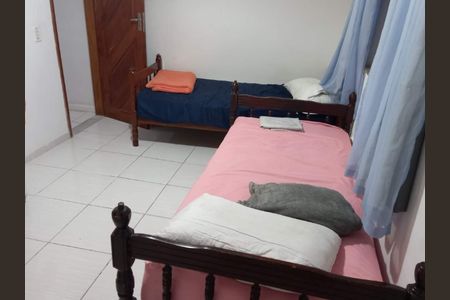 Casa à venda com 107m², 4 quartos e 1 vaga