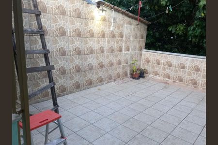 Casa à venda com 107m², 4 quartos e 1 vaga