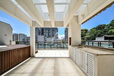 Apartamento à venda com 230m², 3 quartos e 3 vagas