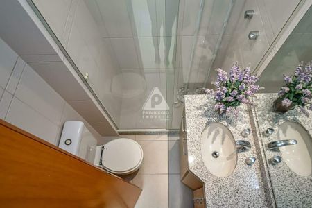 Apartamento à venda com 230m², 3 quartos e 3 vagas