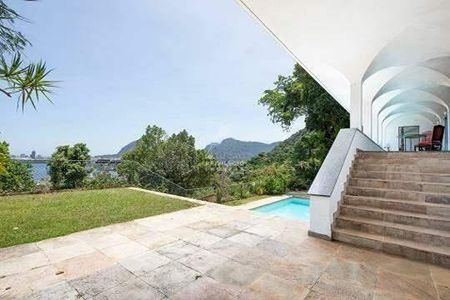 Casa à venda com 891m², 5 quartos e 3 vagas