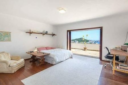 Casa à venda com 891m², 5 quartos e 3 vagas