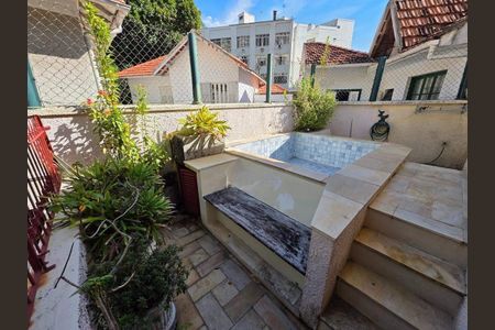 Casa à venda com 264m², 4 quartos e 3 vagas