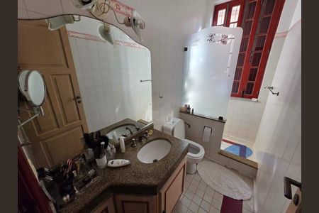 Casa à venda com 264m², 4 quartos e 3 vagas