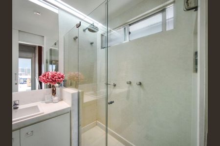 Apartamento à venda com 429m², 4 quartos e 4 vagas Apartamento à venda com 429m², 4 quartos e 4 vagasBanheiro da Suíte