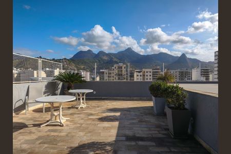 Apartamento à venda com 429m², 4 quartos e 4 vagas Apartamento à venda com 429m², 4 quartos e 4 vagasTerraço