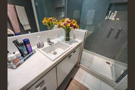 Apartamento à venda com 429m², 4 quartos e 4 vagas Apartamento à venda com 429m², 4 quartos e 4 vagasBanheiro Corredor