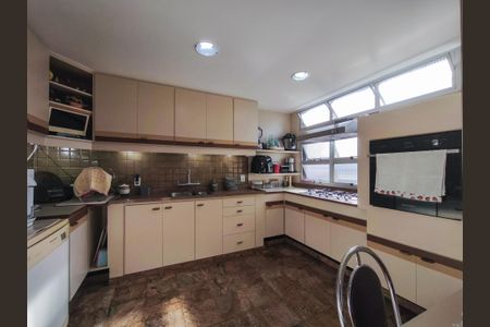 Apartamento à venda com 429m², 4 quartos e 4 vagas Apartamento à venda com 429m², 4 quartos e 4 vagasCozinha