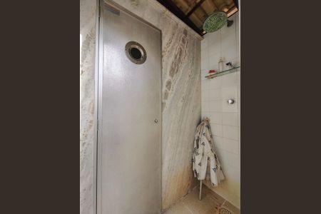 Apartamento à venda com 429m², 4 quartos e 4 vagas Apartamento à venda com 429m², 4 quartos e 4 vagasSauna