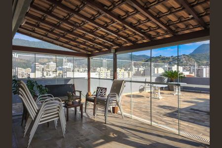 Apartamento à venda com 429m², 4 quartos e 4 vagas Apartamento à venda com 429m², 4 quartos e 4 vagasVaranda