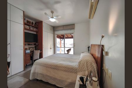 Apartamento à venda com 429m², 4 quartos e 4 vagas Apartamento à venda com 429m², 4 quartos e 4 vagasSuíte