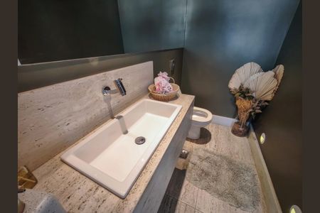 Apartamento à venda com 429m², 4 quartos e 4 vagas Apartamento à venda com 429m², 4 quartos e 4 vagasLavabo