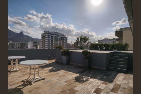 Apartamento à venda com 429m², 4 quartos e 4 vagas Apartamento à venda com 429m², 4 quartos e 4 vagasTerraço