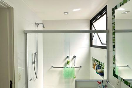 Apartamento à venda com 330m², 4 quartos e 2 vagas Apartamento à venda com 330m², 4 quartos e 2 vagasBanheiro Social