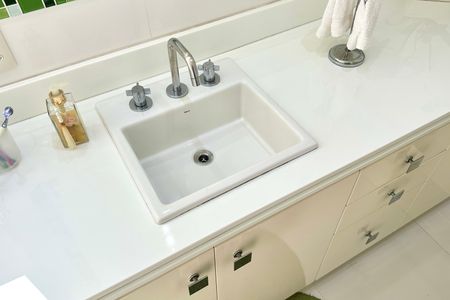 Apartamento à venda com 330m², 4 quartos e 2 vagas Apartamento à venda com 330m², 4 quartos e 2 vagasBanheiro Social