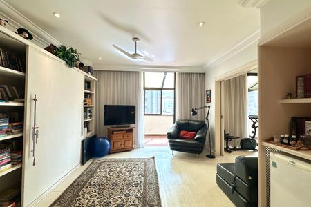 Apartamento à venda com 330m², 4 quartos e 2 vagas Apartamento à venda com 330m², 4 quartos e 2 vagasSuíte 1