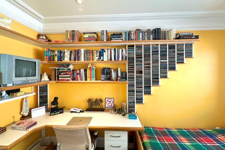 Apartamento à venda com 330m², 4 quartos e 2 vagas Apartamento à venda com 330m², 4 quartos e 2 vagasQuarto