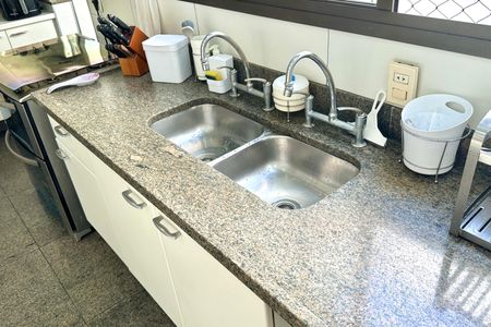 Apartamento à venda com 330m², 4 quartos e 2 vagas Apartamento à venda com 330m², 4 quartos e 2 vagasCozinha