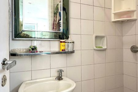 Apartamento à venda com 330m², 4 quartos e 2 vagas Apartamento à venda com 330m², 4 quartos e 2 vagasBanheiro de serviço