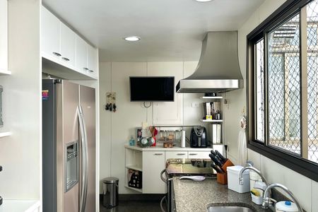 Apartamento à venda com 330m², 4 quartos e 2 vagas Apartamento à venda com 330m², 4 quartos e 2 vagasCozinha