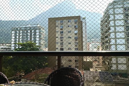 Apartamento à venda com 330m², 4 quartos e 2 vagas Apartamento à venda com 330m², 4 quartos e 2 vagasVaranda